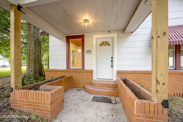 $1,400 | 4406 Richard Street, Moss Point, MS 39563