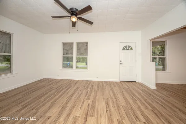 $1,400 | 4406 Richard Street, Moss Point, MS 39563