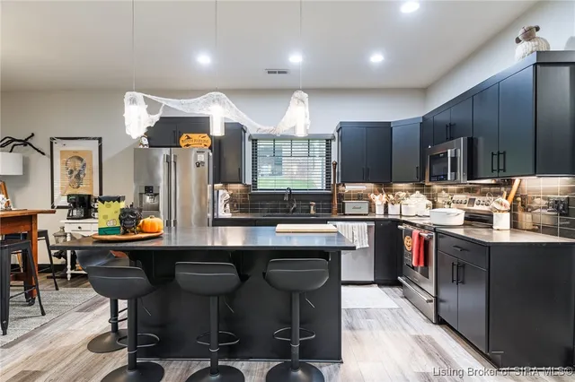 $389,000 | 2703 Clearstream Court, New Albany, IN 47150