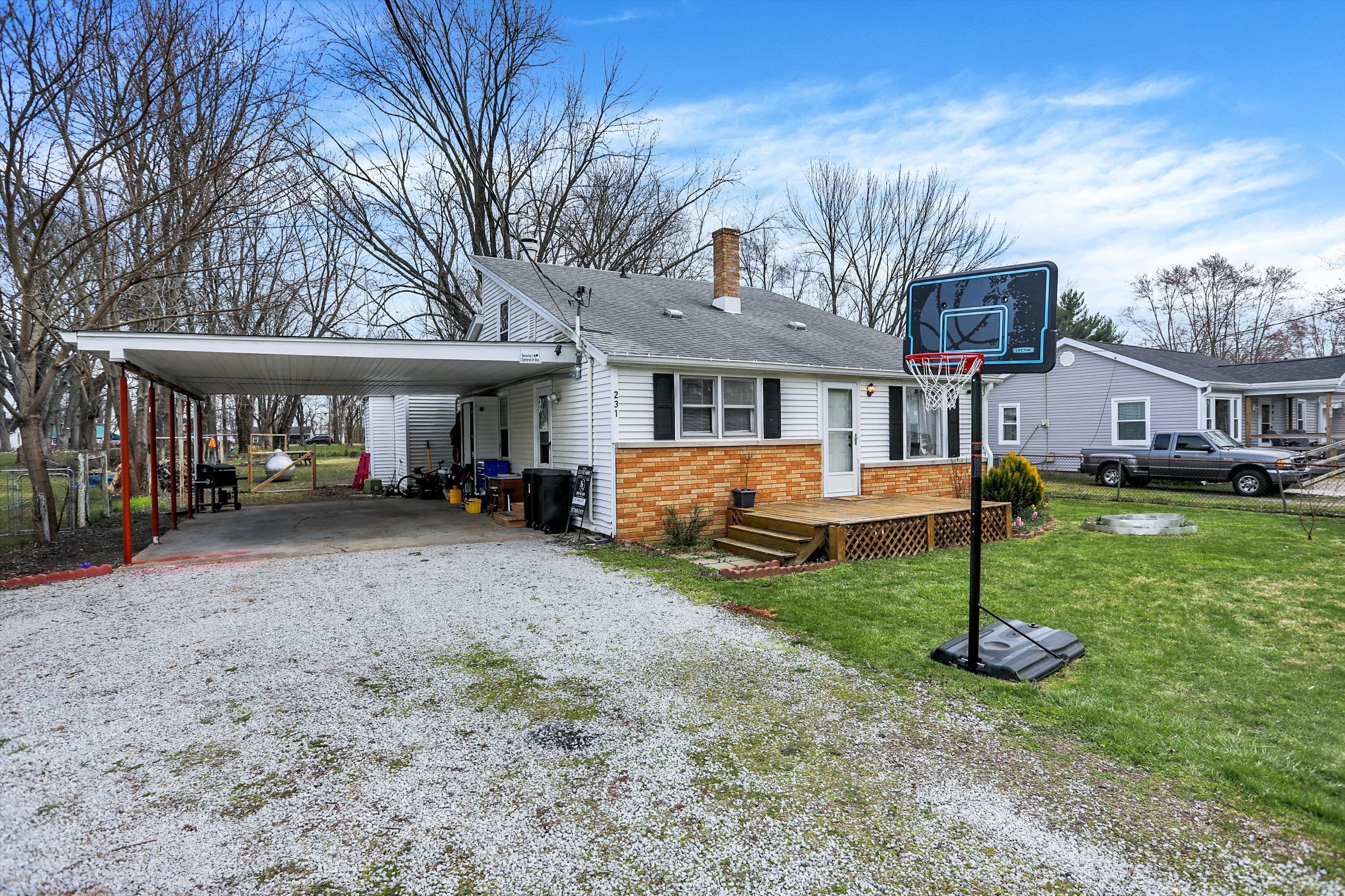 231 Della Road Columbus, IN 47203 - Photo 3 of 39 Gallery Image 3