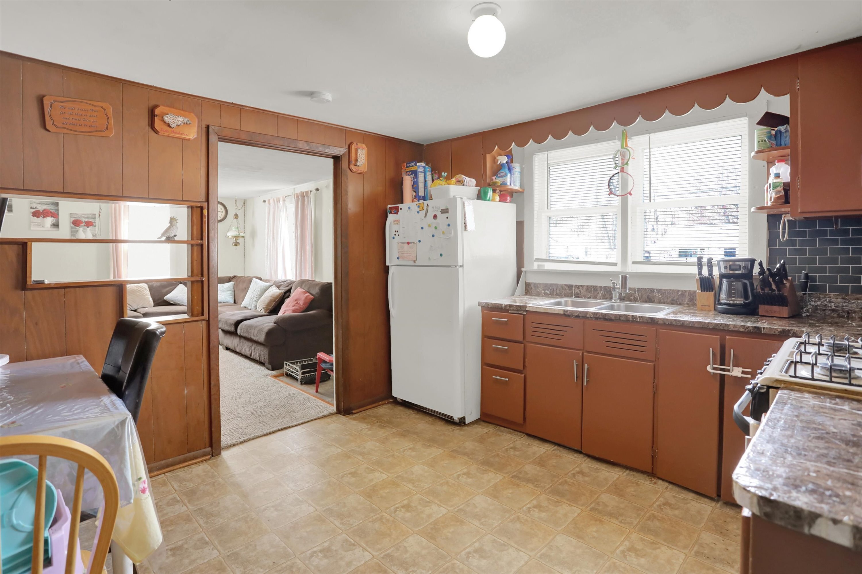 231 Della Road Columbus, IN 47203 - Photo 7 of 39 Gallery Image 7