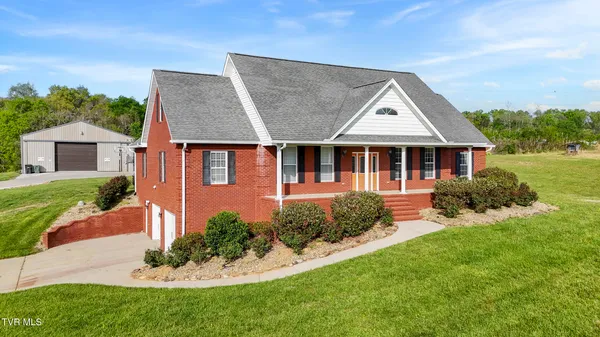 $999,000 | 3017 Hardy Road, White Pine, TN 37890