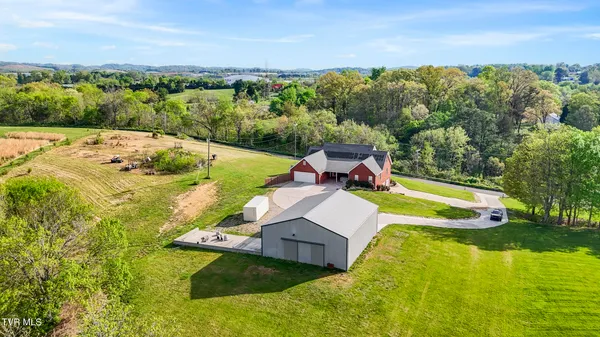$999,000 | 3017 Hardy Road, White Pine, TN 37890