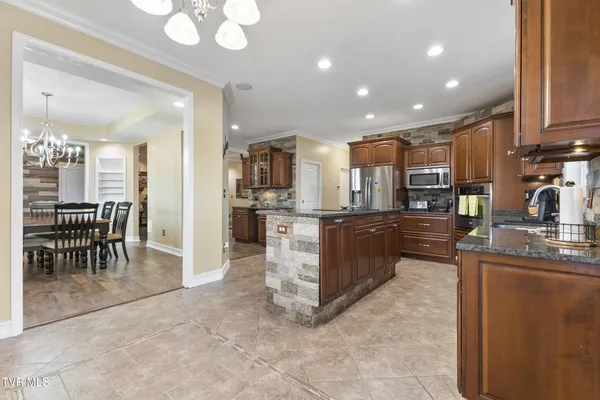 $999,000 | 3017 Hardy Road, White Pine, TN 37890