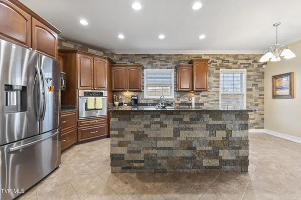 $999,000 | 3017 Hardy Road, White Pine, TN 37890