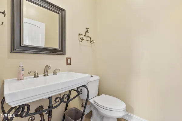 $999,000 | 3017 Hardy Road, White Pine, TN 37890