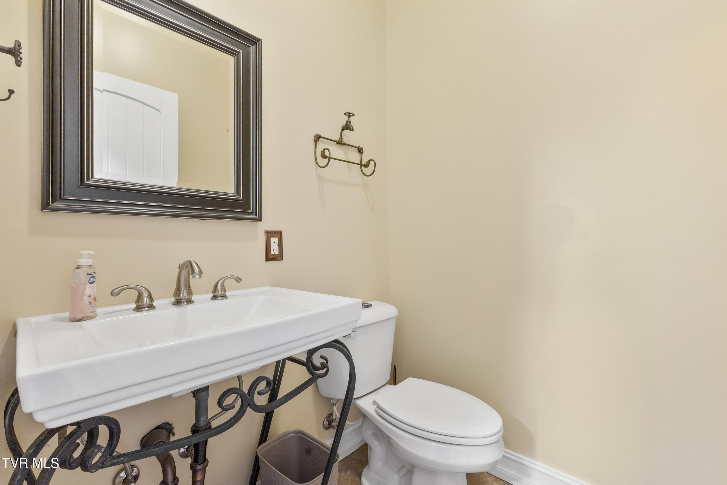 3017 Hardy Road White Pine, TN 37890 - Photo 26 of 62 27_img_3026