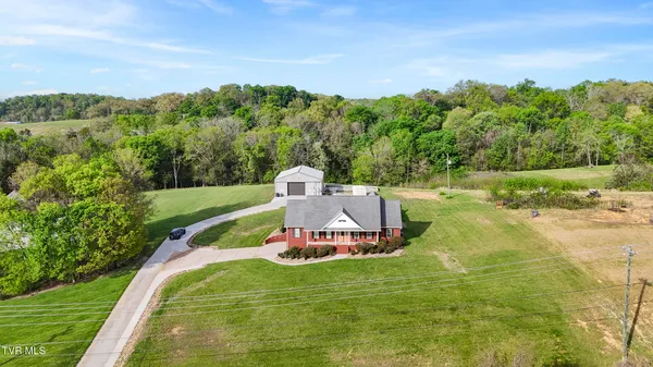 $999,000 | 3017 Hardy Road, White Pine, TN 37890