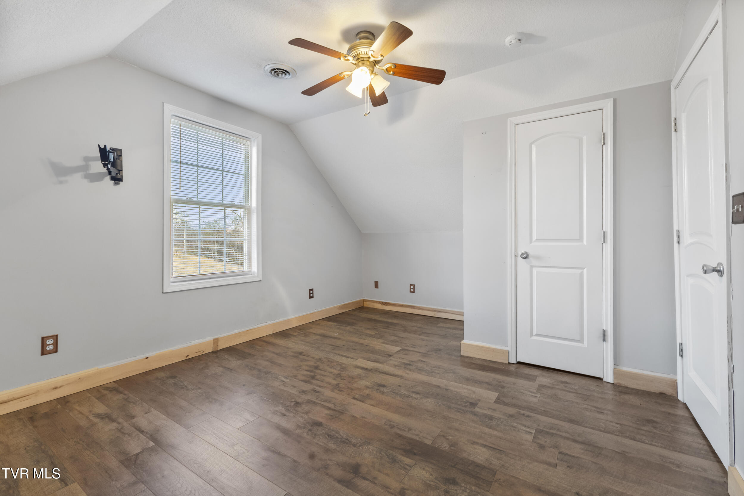 3017 Hardy Road White Pine, TN 37890 - Photo 45 of 60 48_img_3152