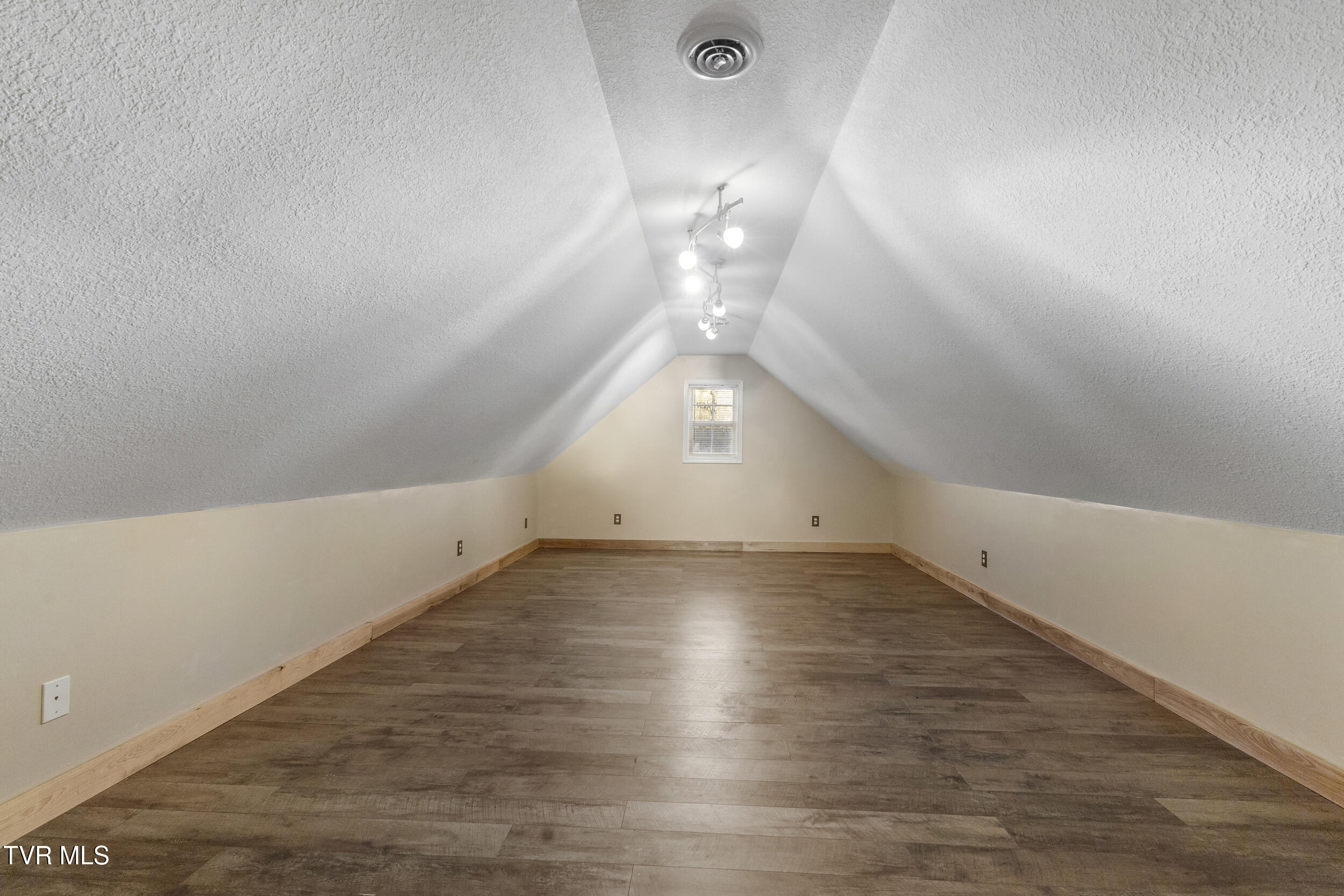 3017 Hardy Road White Pine, TN 37890 - Photo 49 of 62 50_img_3134