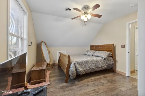 $999,000 | 3017 Hardy Road, White Pine, TN 37890