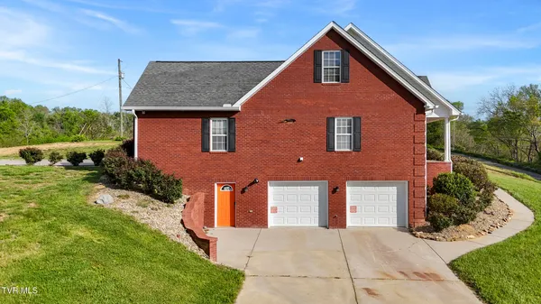 $999,000 | 3017 Hardy Road, White Pine, TN 37890