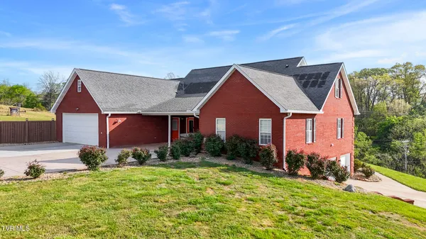 $999,000 | 3017 Hardy Road, White Pine, TN 37890