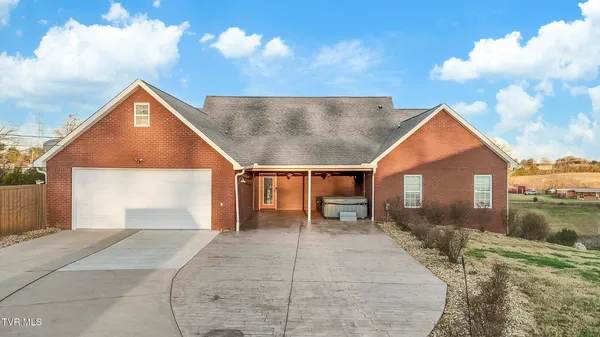 $999,000 | 3017 Hardy Road, White Pine, TN 37890
