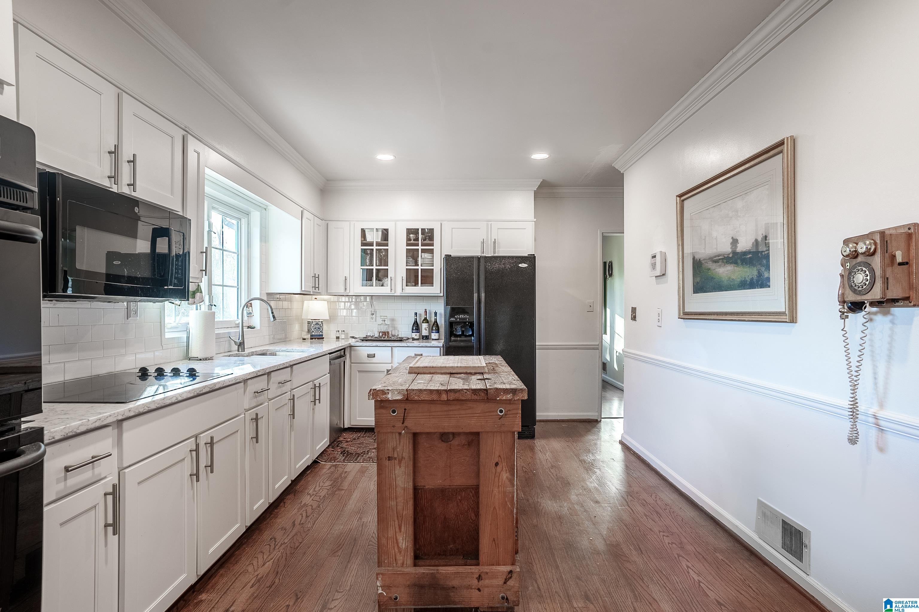 121 Rockaway Road Birmingham, AL 35209 - Photo 13 of 35