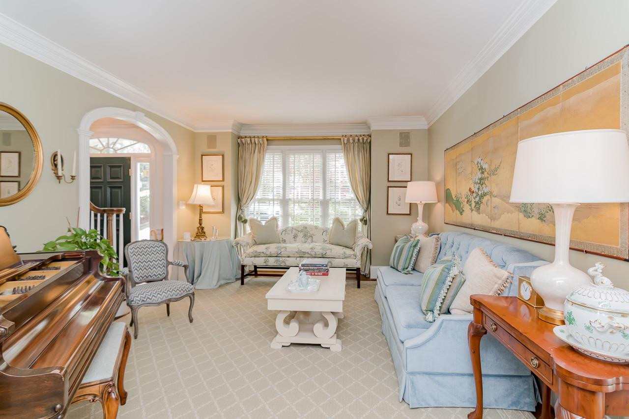 407 Forsyth Street Raleigh, NC 27609 - Photo 13 of 30 Living Room