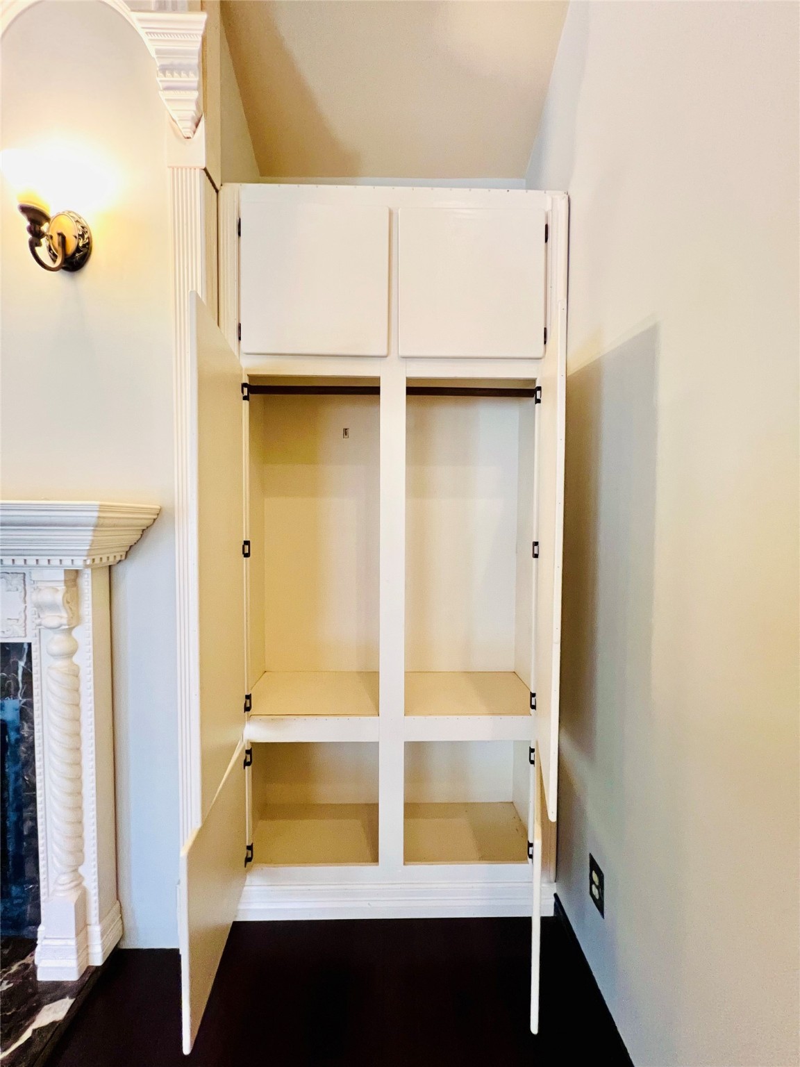 2100 Tanglewilde Street, Unit 536 Houston, TX 77063 - Photo 25 of 37 a view of walk in closet with empty racks