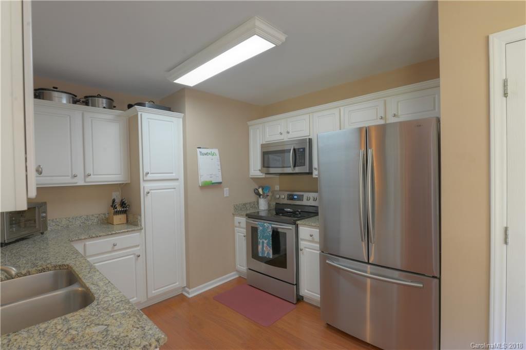 480 Fox Ridge Court Denver, NC 28037 - Photo 2 of 13