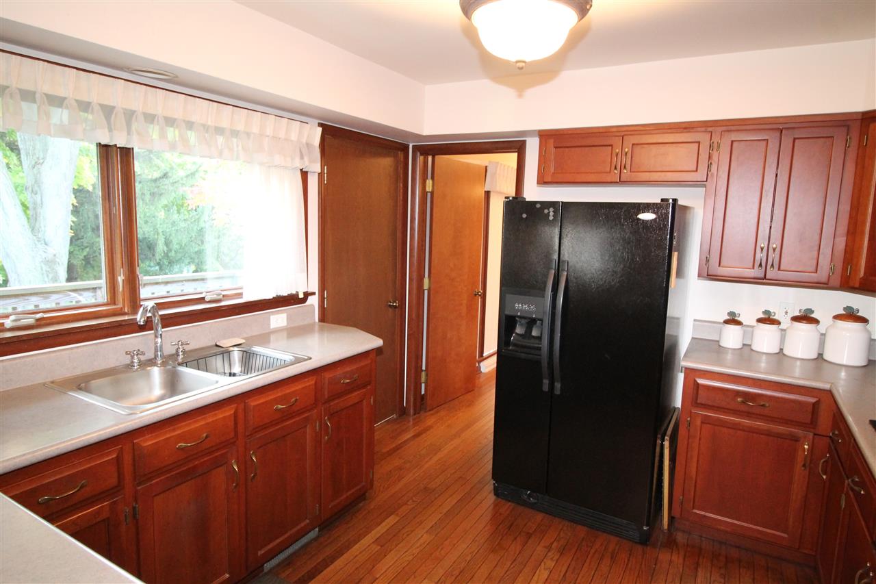 9218 North Pine Tree Road Peoria, IL 61615 - Photo 9 of 20 Gallery Image 9