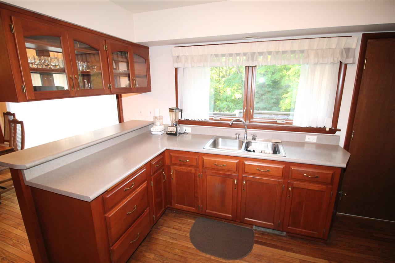 9218 North Pine Tree Road Peoria, IL 61615 - Photo 10 of 20 Gallery Image 10