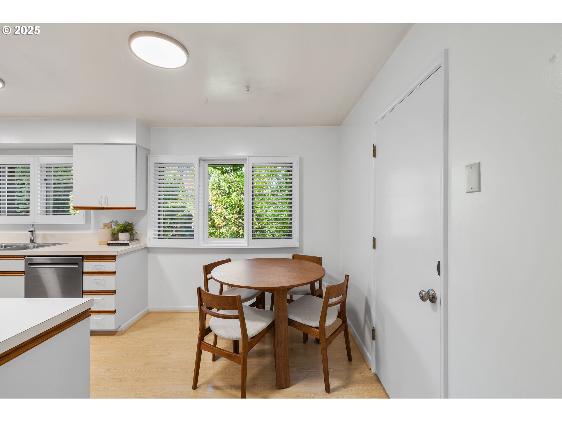 2425 Southwest 19th Avenue, Unit 9 Portland, OR 97201 - Photo 14 of 45 Gallery Image 14