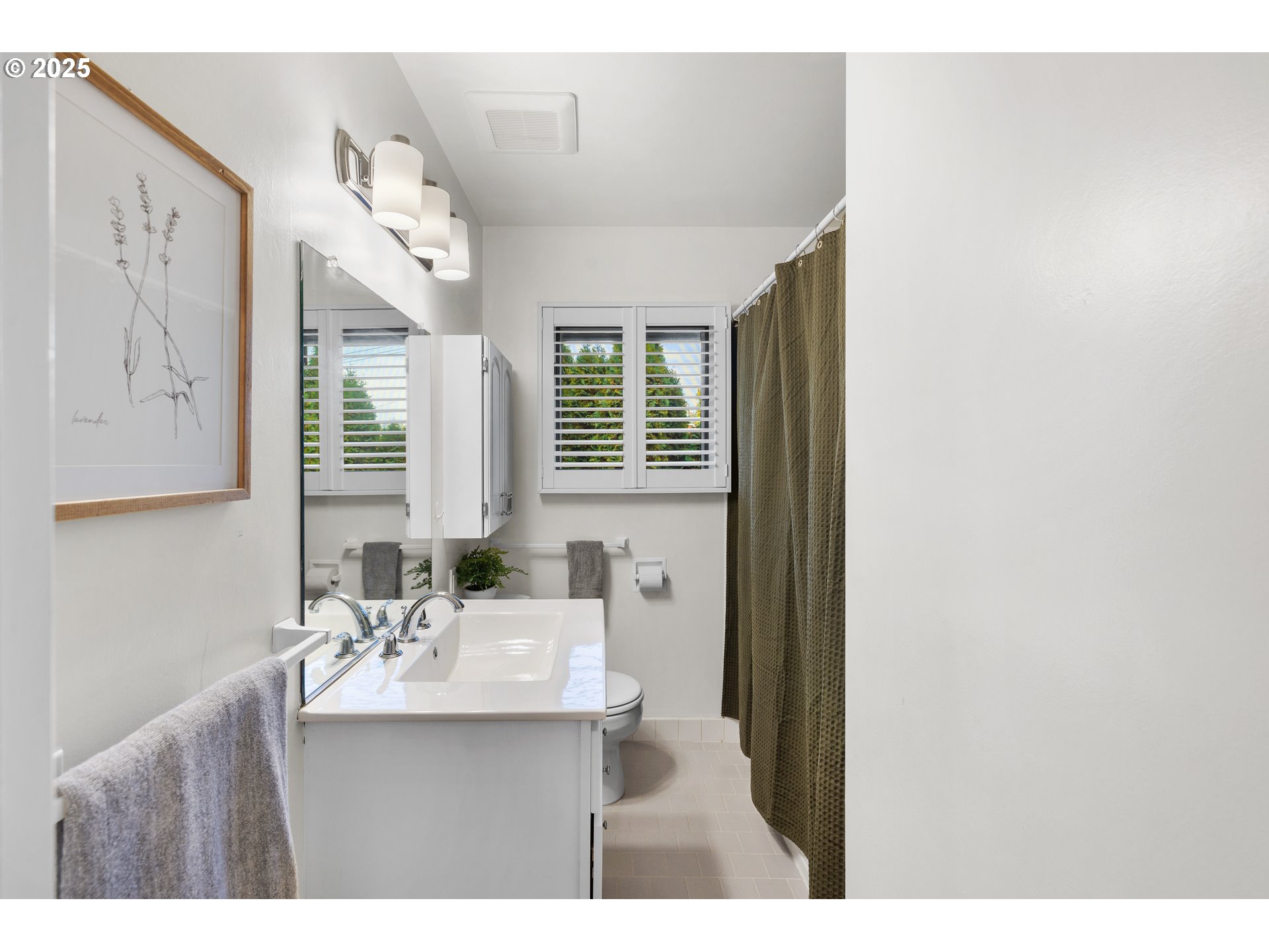 2425 Southwest 19th Avenue, Unit 9 Portland, OR 97201 - Photo 20 of 45 Gallery Image 20