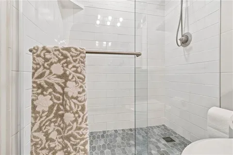$230,000 | 4545 Wornall Road, Unit 609, Kansas City, MO 64111