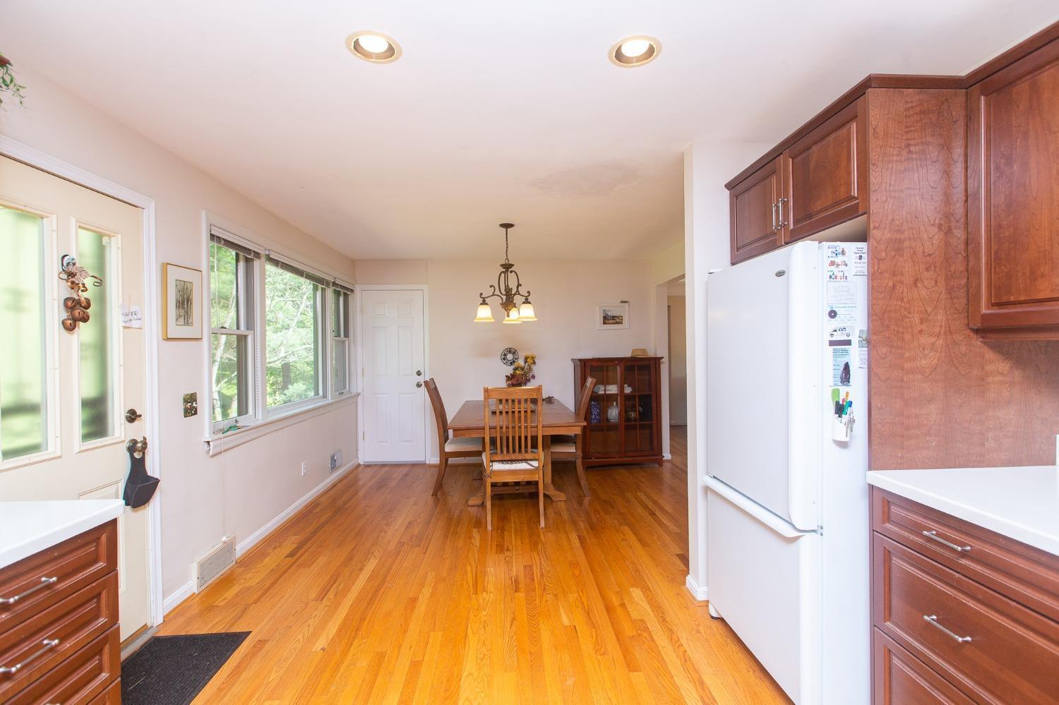 8010 Livingston Road Cincinnati, OH 45247 - Photo 7 of 19