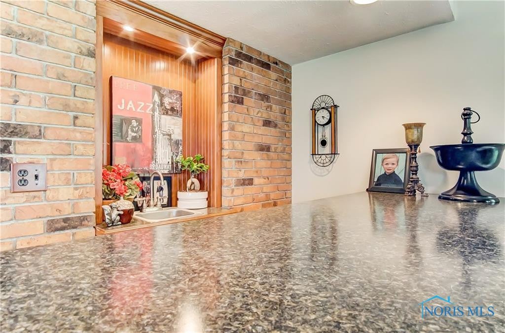 6620 Brown Road Oregon, OH 43616 - Photo 12 of 35 Gallery Image 12