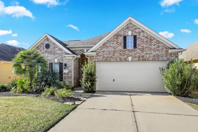 $2,800 | 5026 Gulf Stream Lane, Bacliff, TX 77518