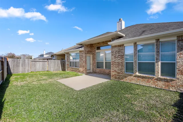 $2,800 | 5026 Gulf Stream Lane, Bacliff, TX 77518