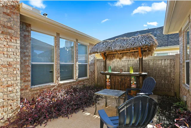 $2,800 | 5026 Gulf Stream Lane, Bacliff, TX 77518