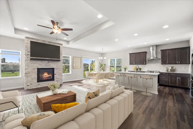 $649,900 | 7911 West Oakwood Way, Franklin, WI 53132