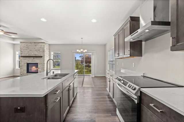 $649,900 | 7911 West Oakwood Way, Franklin, WI 53132