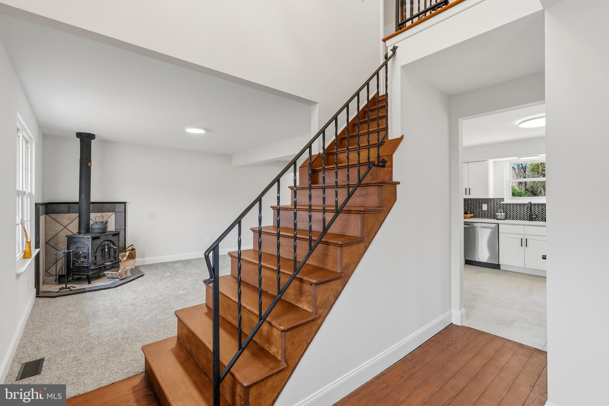 107 Joyce Way Marlton, NJ 08053 - Photo 4 of 31