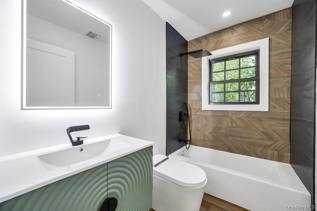 6 Sheffield Road Great Neck, NY 11021 - Photo 17 of 38