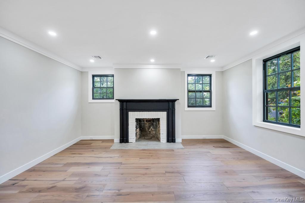 6 Sheffield Road Great Neck, NY 11021 - Photo 21 of 38