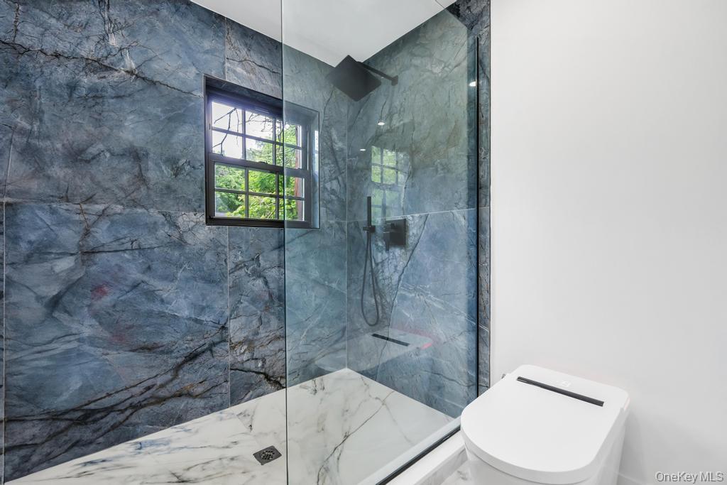 6 Sheffield Road Great Neck, NY 11021 - Photo 23 of 38