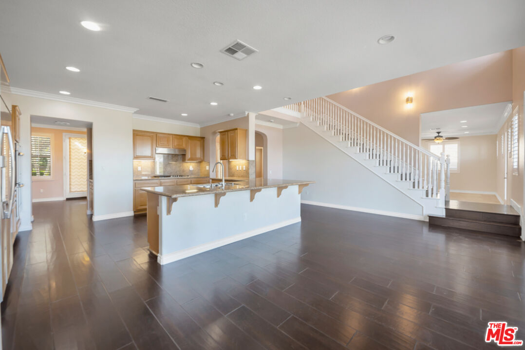 25417 Magnolia Lane Stevenson Ranch, CA 91381 - Photo 13 of 68