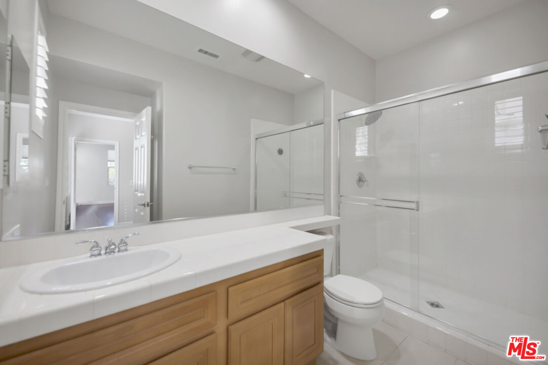 25417 Magnolia Lane Stevenson Ranch, CA 91381 - Photo 27 of 68