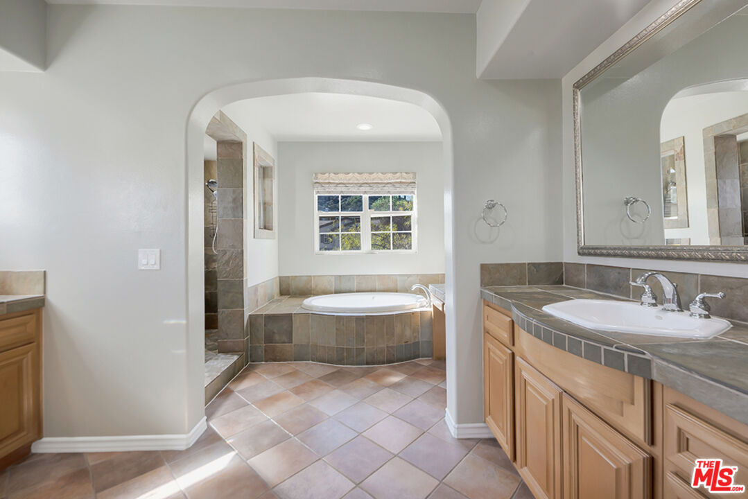 25417 Magnolia Lane Stevenson Ranch, CA 91381 - Photo 42 of 68