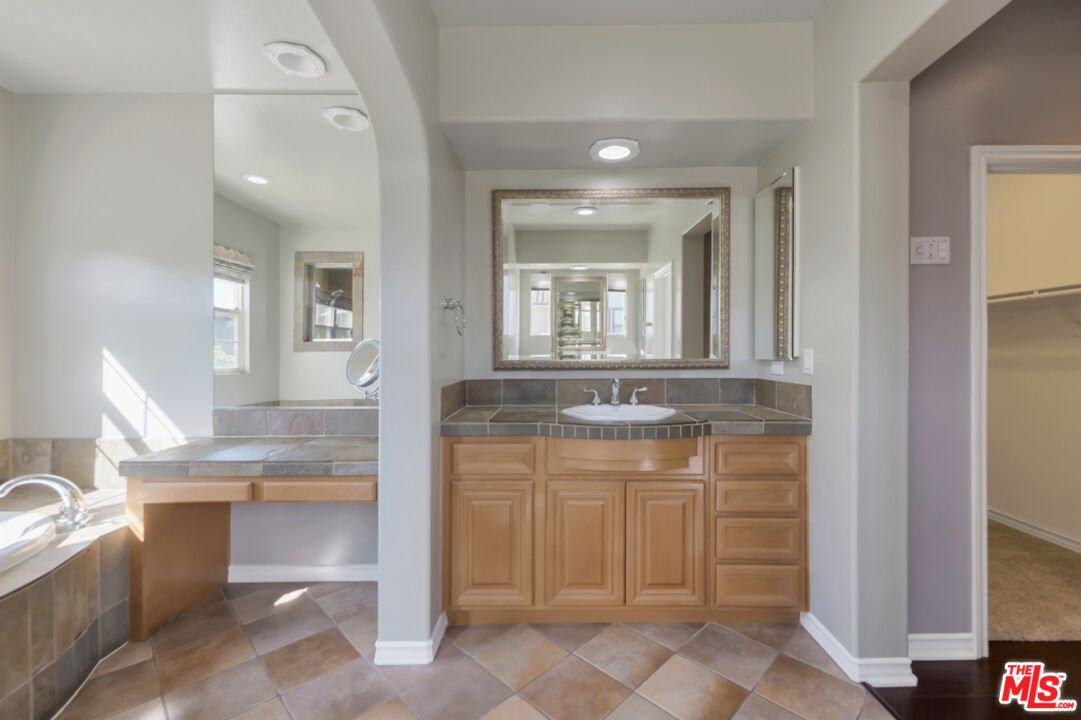 25417 Magnolia Lane Stevenson Ranch, CA 91381 - Photo 43 of 68