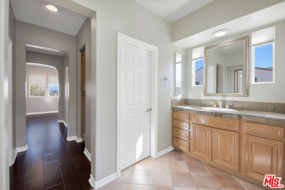 25417 Magnolia Lane Stevenson Ranch, CA 91381 - Photo 45 of 68