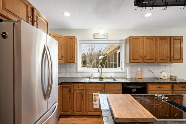 $499,000 | 13004 Highpoint Curve, Burnsville, MN 55337