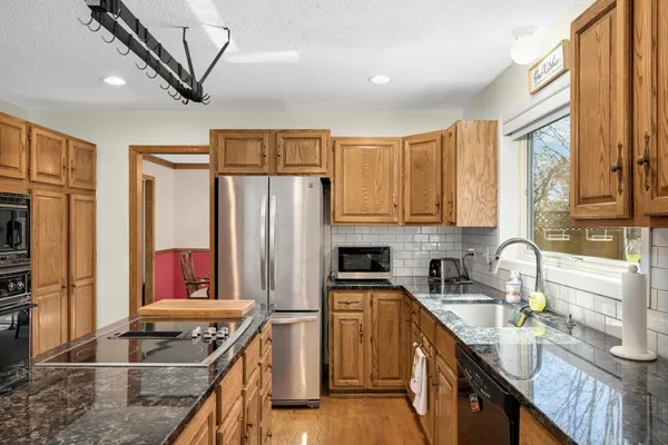$499,000 | 13004 Highpoint Curve, Burnsville, MN 55337