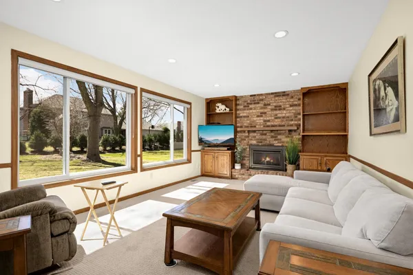 $499,000 | 13004 Highpoint Curve, Burnsville, MN 55337