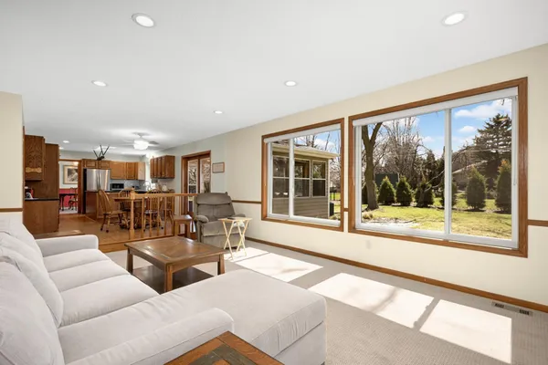 $499,000 | 13004 Highpoint Curve, Burnsville, MN 55337