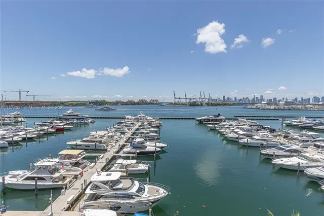 $7,900 | 90 Alton Road, Unit 1411, Miami Beach, FL 33139