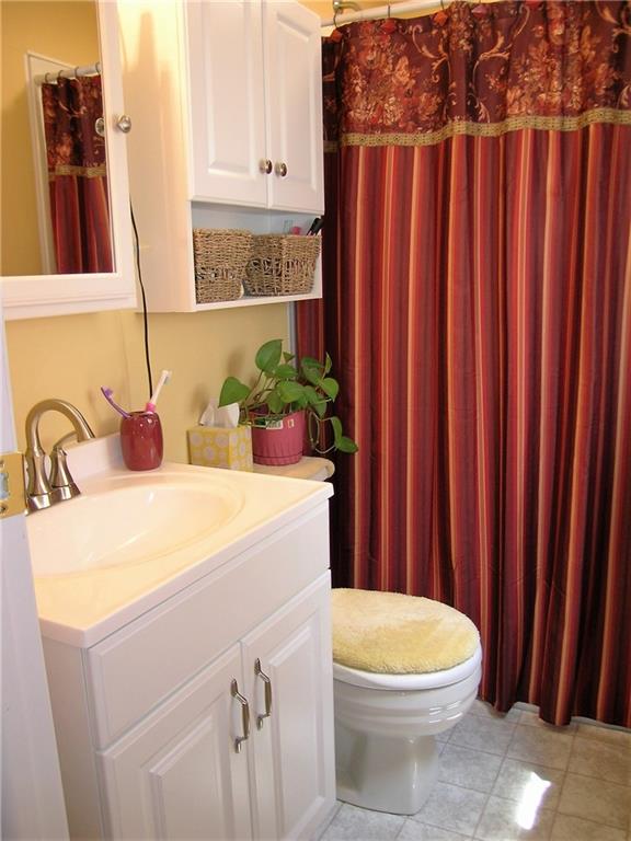 363 Partridge Run Road Gibsonia, PA 15044 - Photo 9 of 25 Updated Master Bathroom off Master Bedroom!