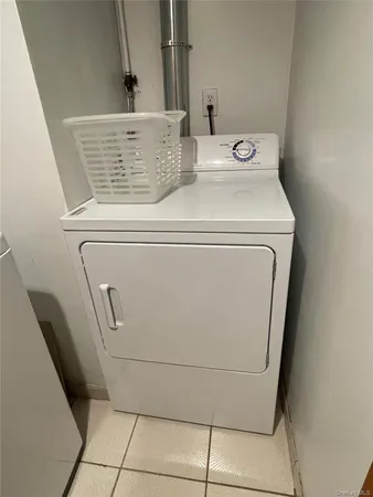 $2,000 | 169 Old Mamaroneck Road, Unit B1, White Plains, NY 10605